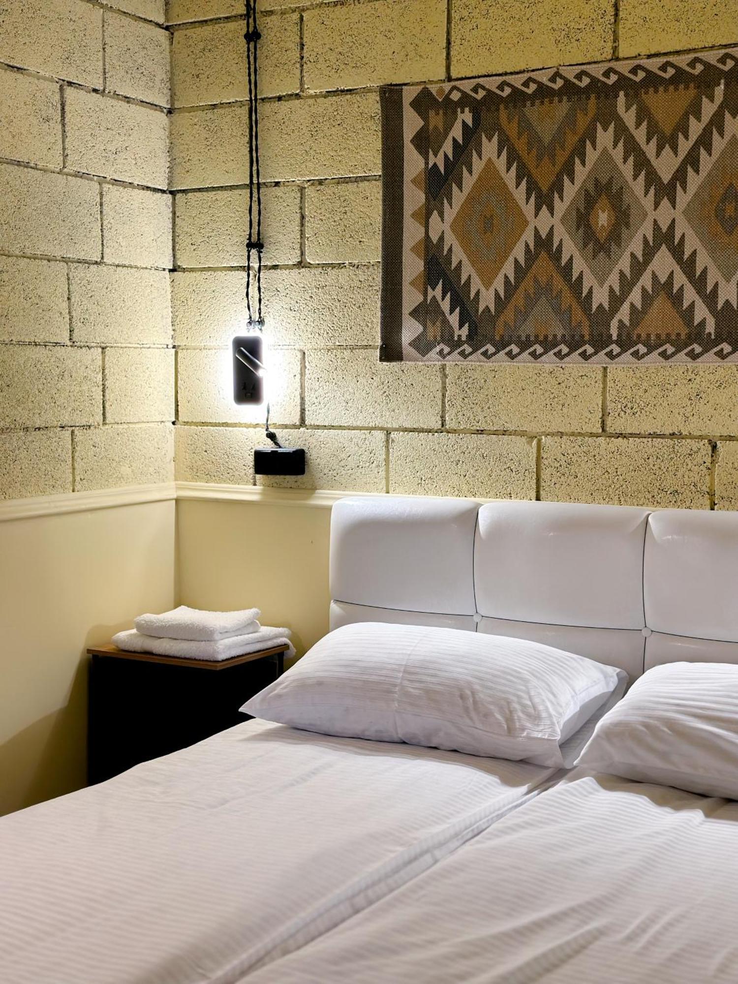 Tiroents Hotel Gyumri Extérieur photo